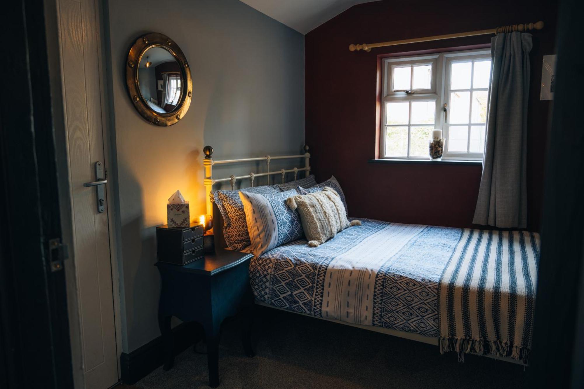 The Bolt Hole - Stratford Upon Avon - Central - Free Offstreet Parking - 2 Bed Luxury Apartment Stratford-upon-Avon Exterior foto